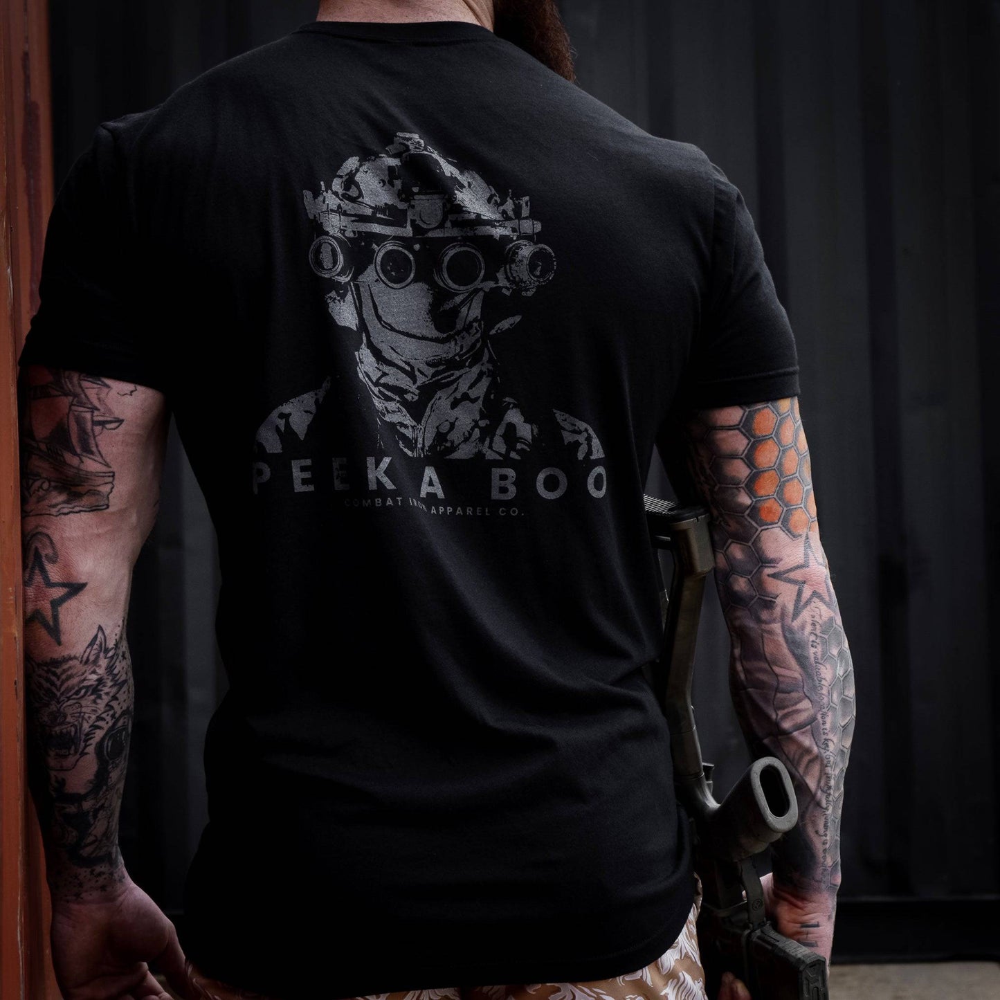 PEEK A BOO OPERATOR SKULL Men's T-Shirt