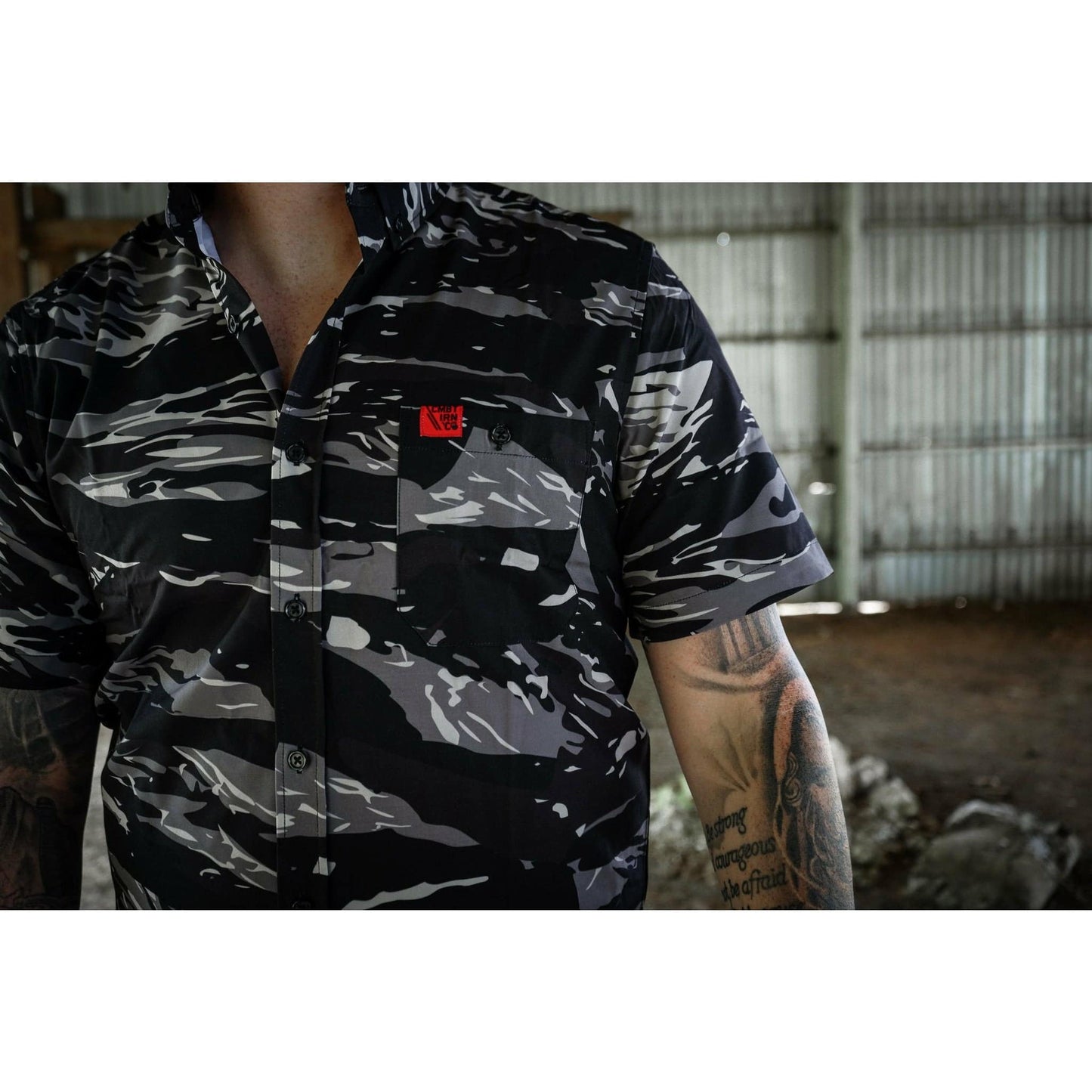 LIGHT WEIGHT BUTTON UP SHORT SLEEVE