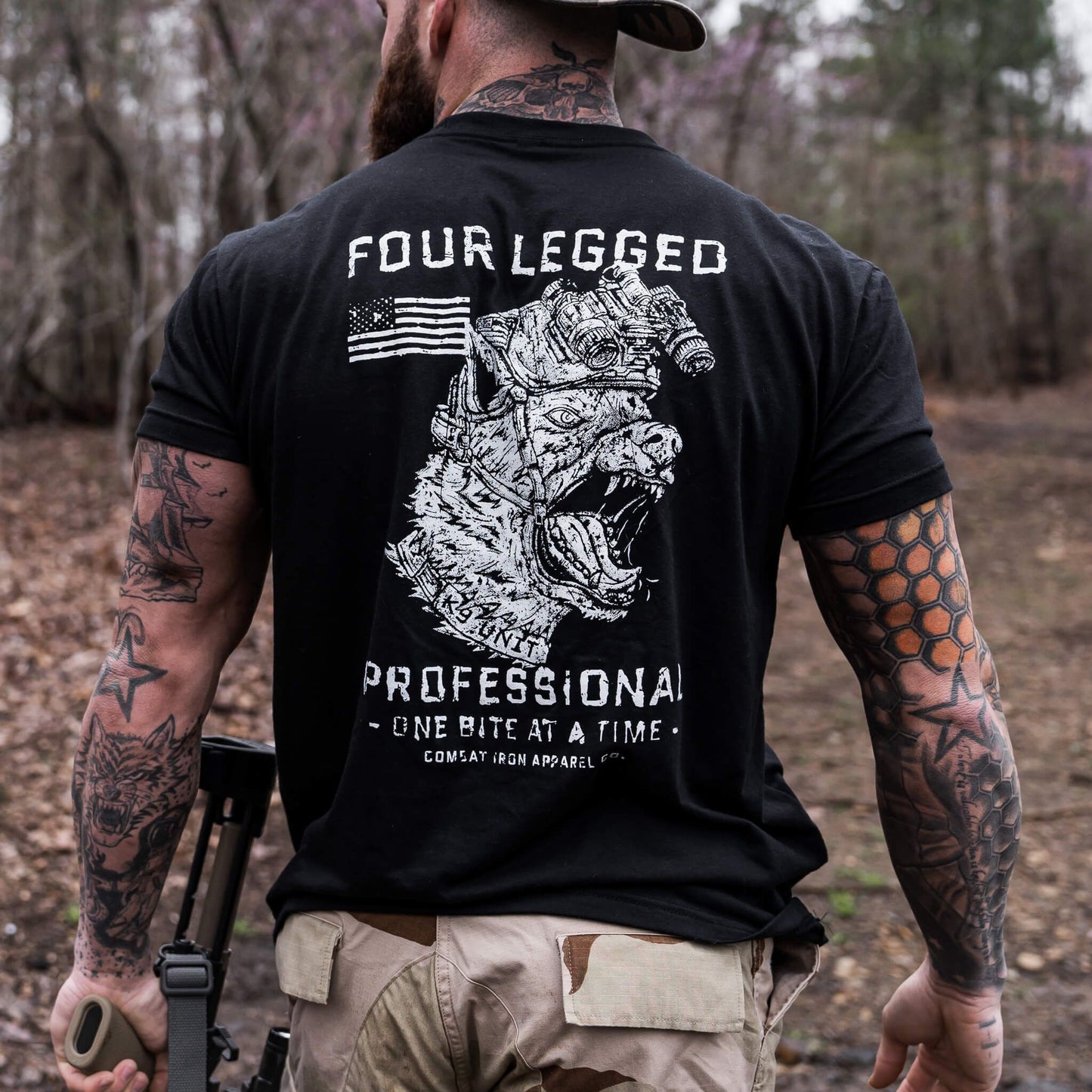 FOUR LEGGED PROFESSIONAL K9 DOG TRAINING MEN’S T-SHIRT