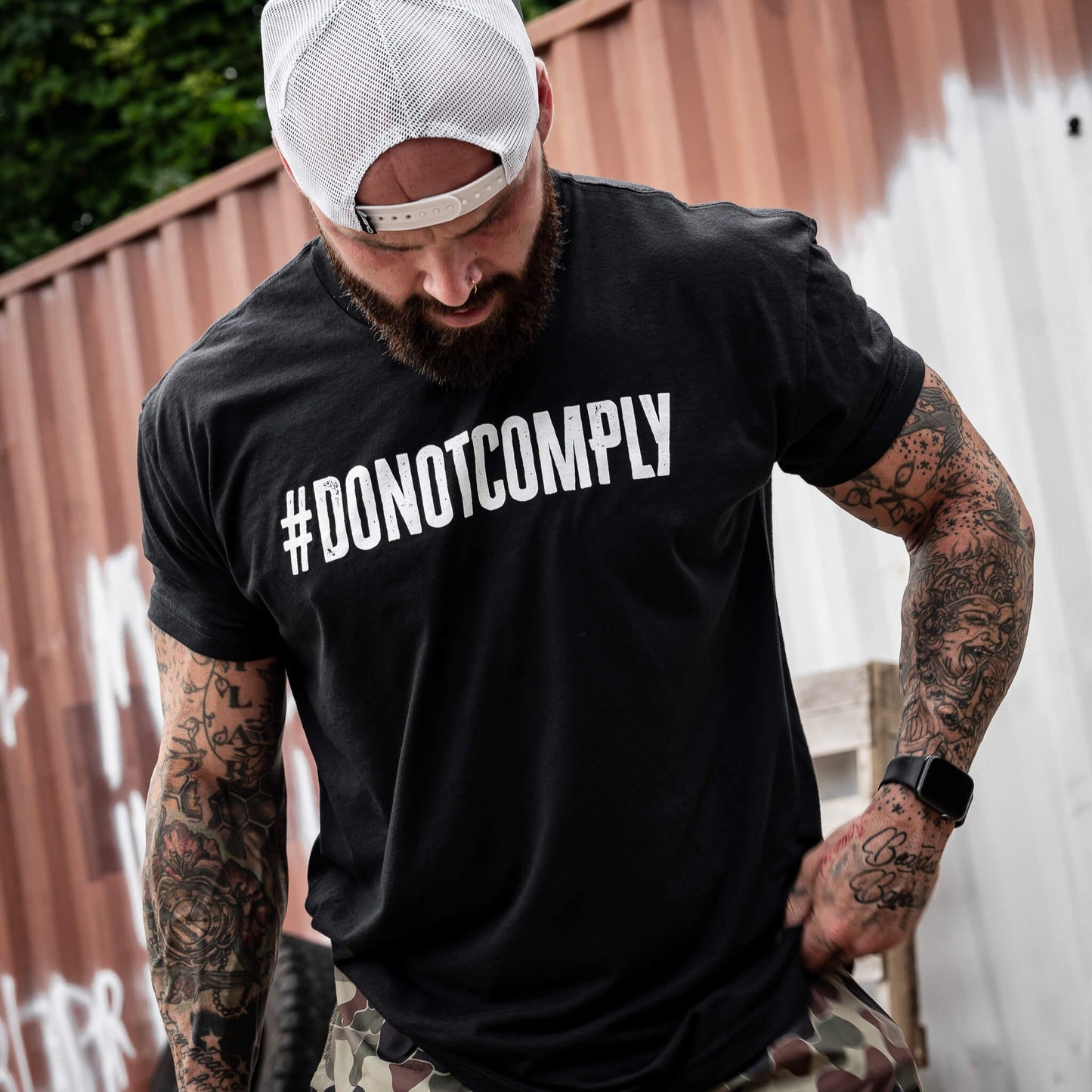 #DONOTCOMPLY MEN'S T-SHIRT