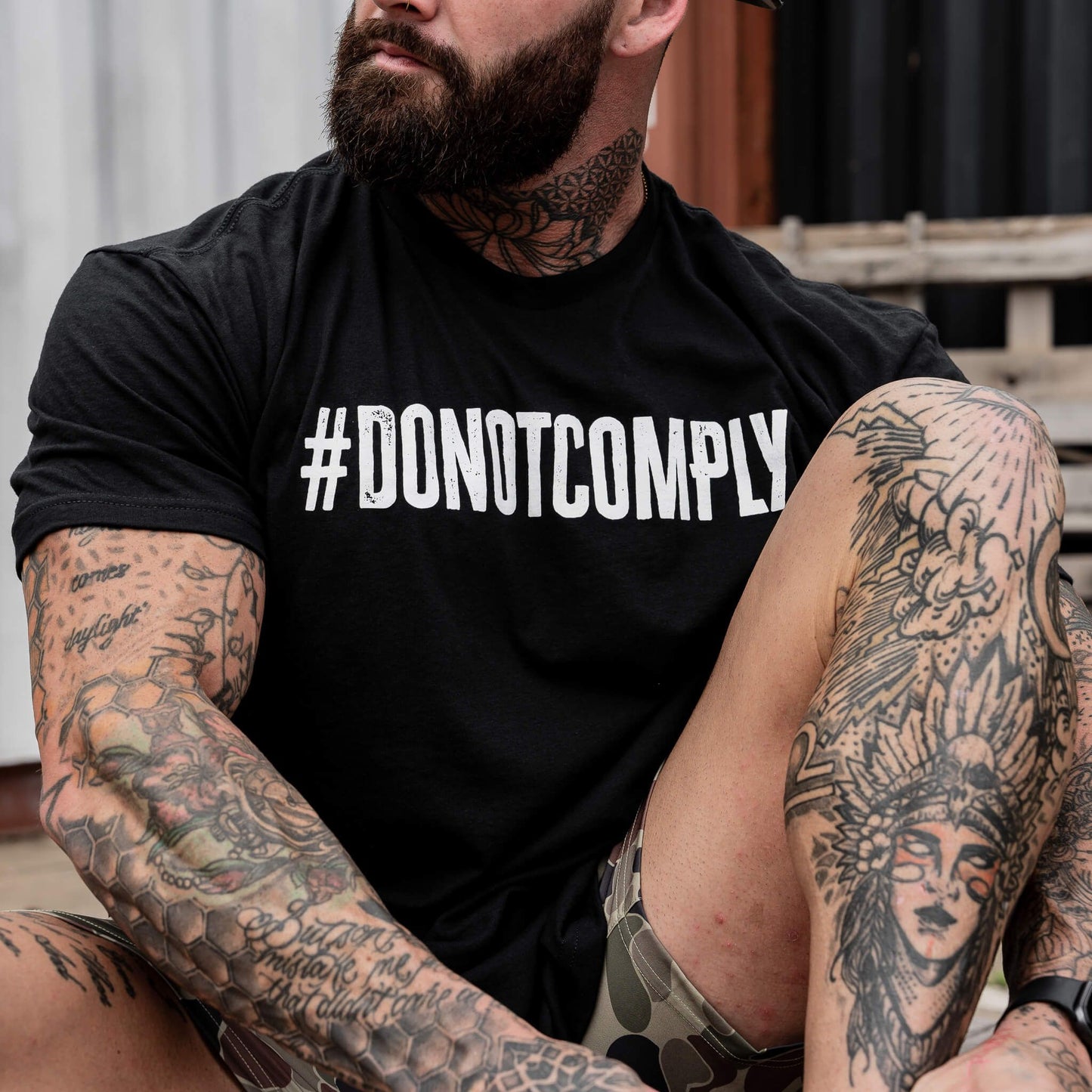 #DONOTCOMPLY MEN'S T-SHIRT