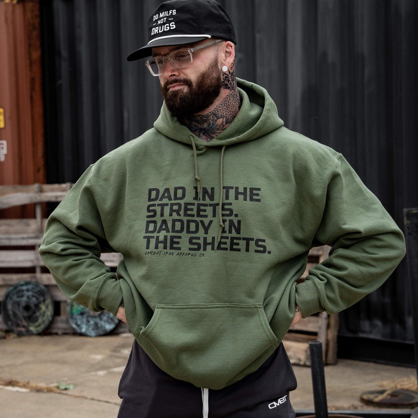 DAD IN THE STREETS. DADDY IN THE SHEETS. MEN'S FLEECE LINED HOODIE