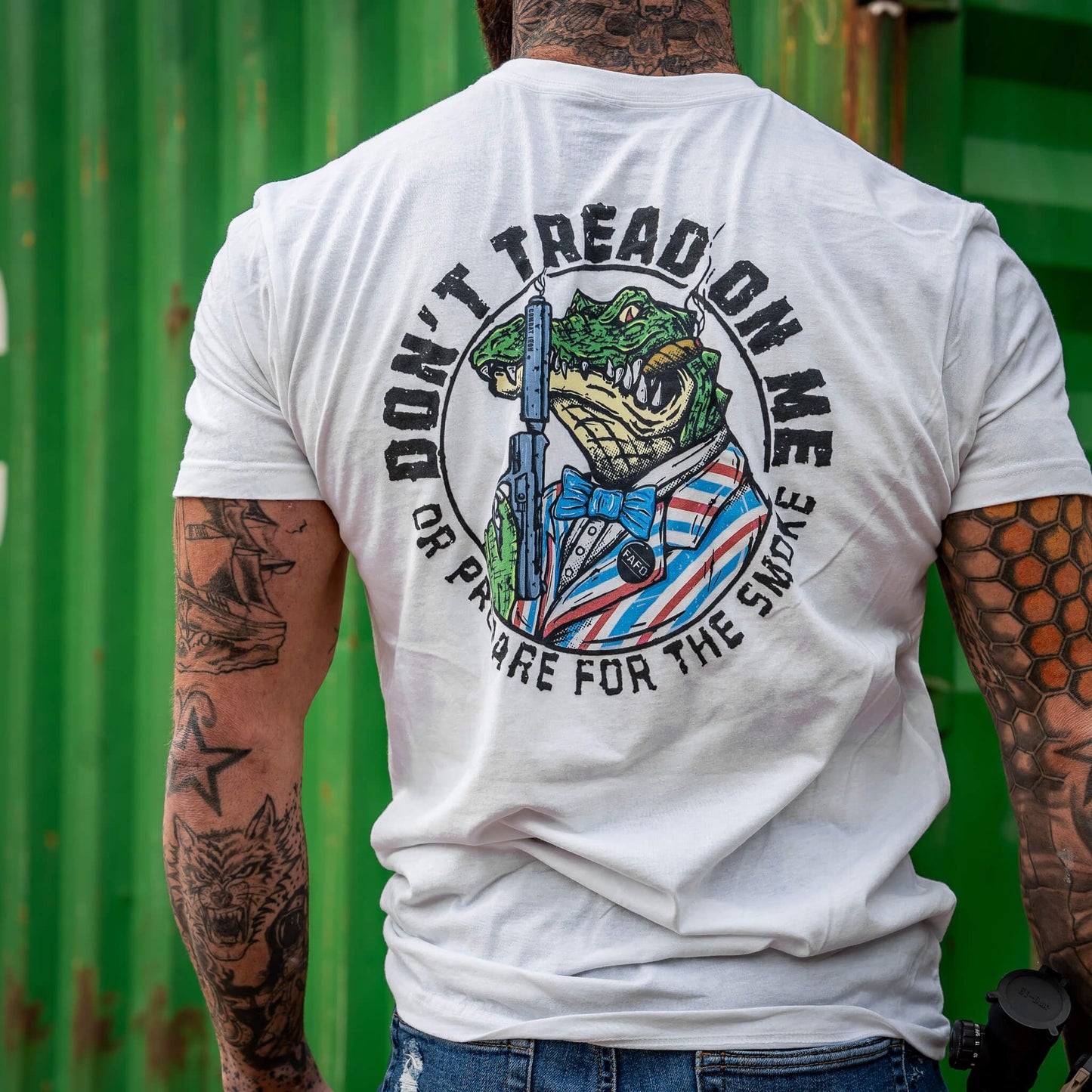 DON'T TREAD ON ME OR PREPARE FOR THE SMOKE ALLIGATOR MEN'S PATRIOTIC T-SHIRT