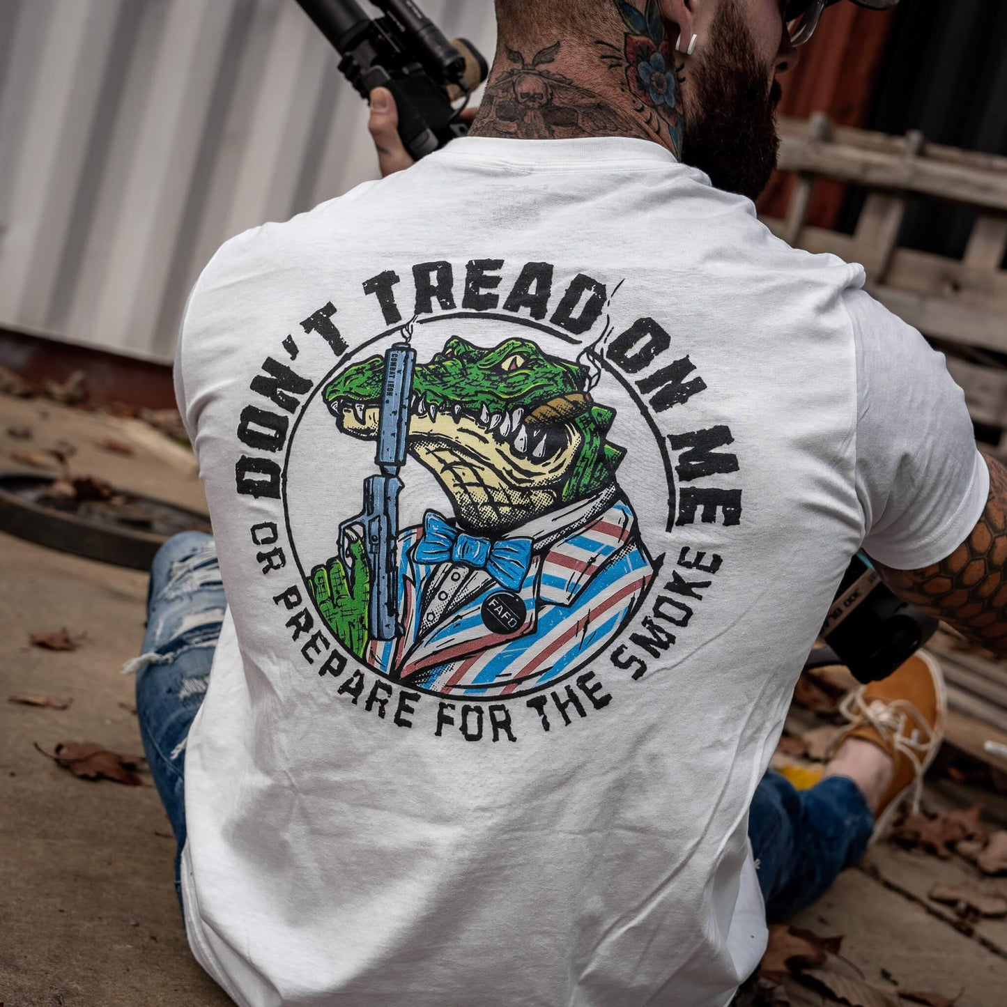 DON'T TREAD ON ME OR PREPARE FOR THE SMOKE ALLIGATOR MEN'S PATRIOTIC T-SHIRT