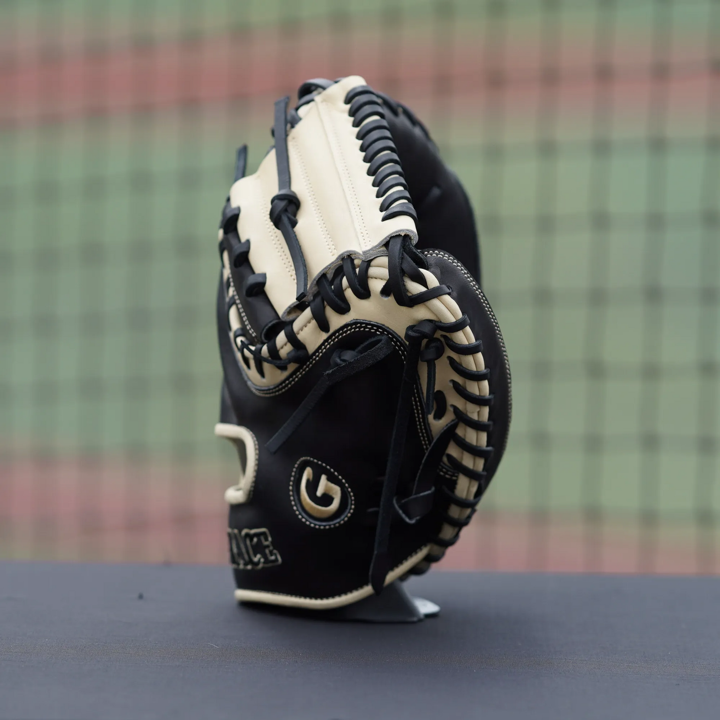 32.5" X-Closed Web Catchers Mitt Grace Glove