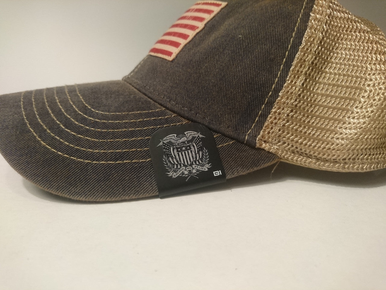 Hat clip Brim-it United we stand