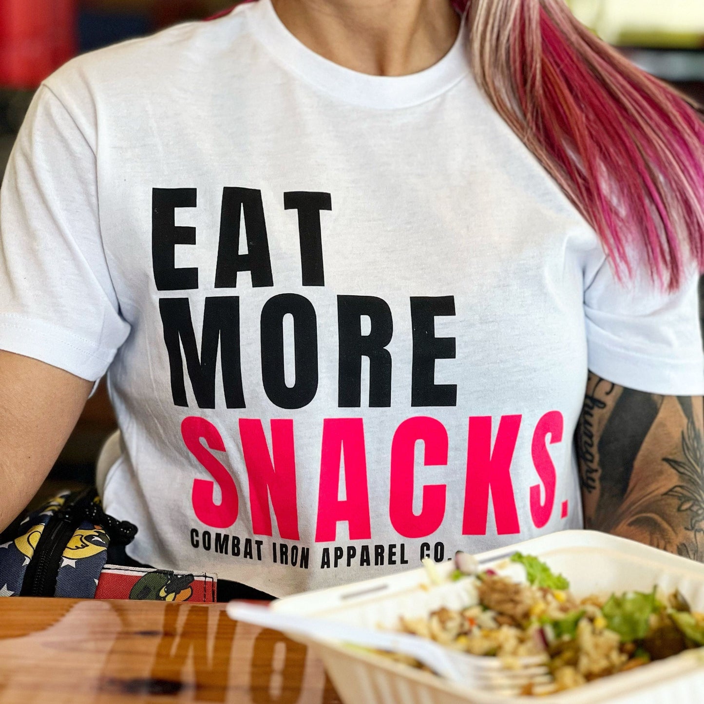 EAT MORE SNACKS MEN'S T-SHIRT