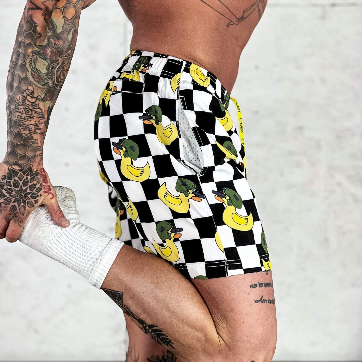 MEN'S PERFORMANCE TRAINING SHORTS V3 | 5.5" INSEAM | CHECKERED PATTERN TACTIDUCK