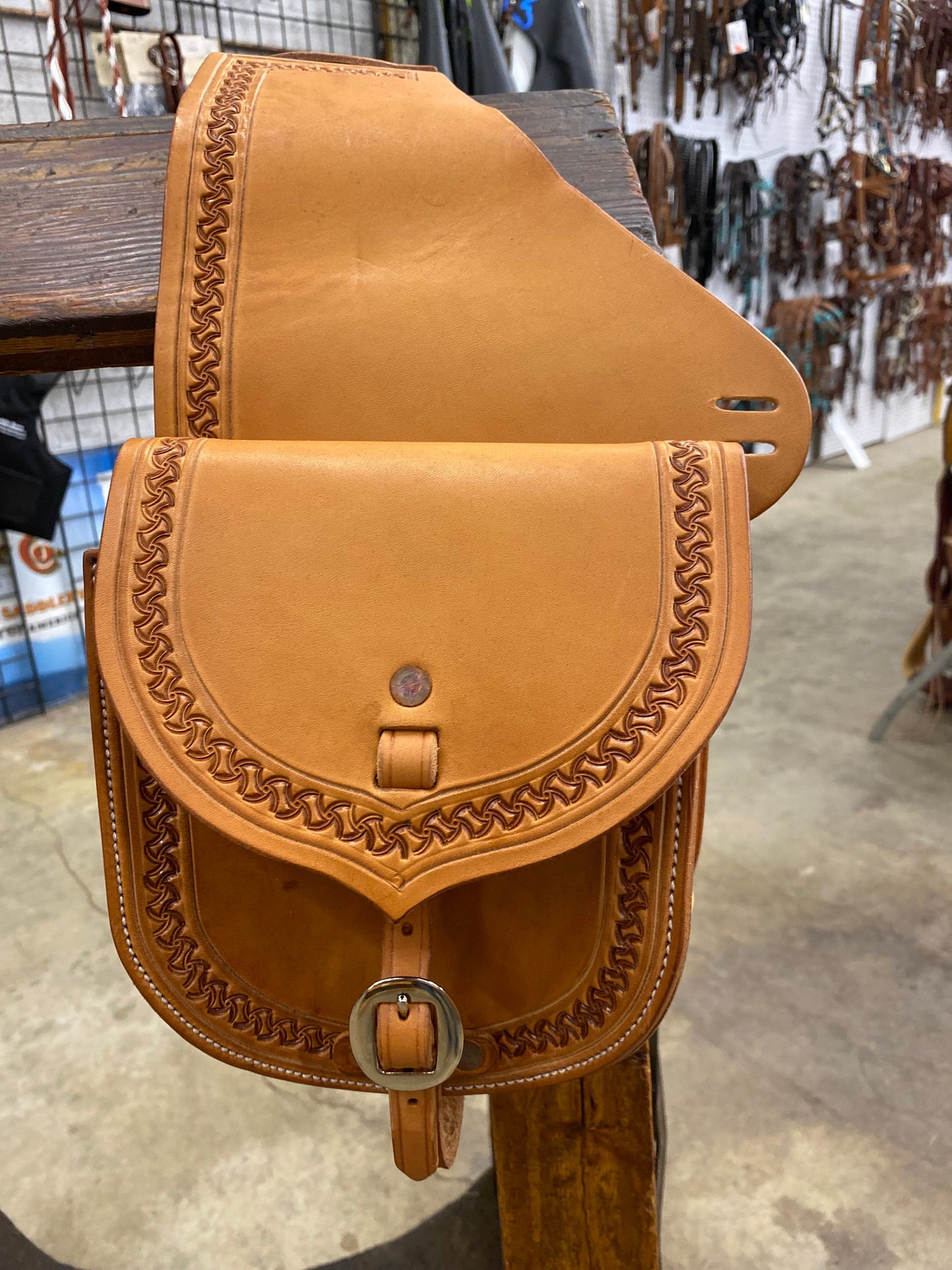 7" Natural Crazy Leg Border Saddle Bag