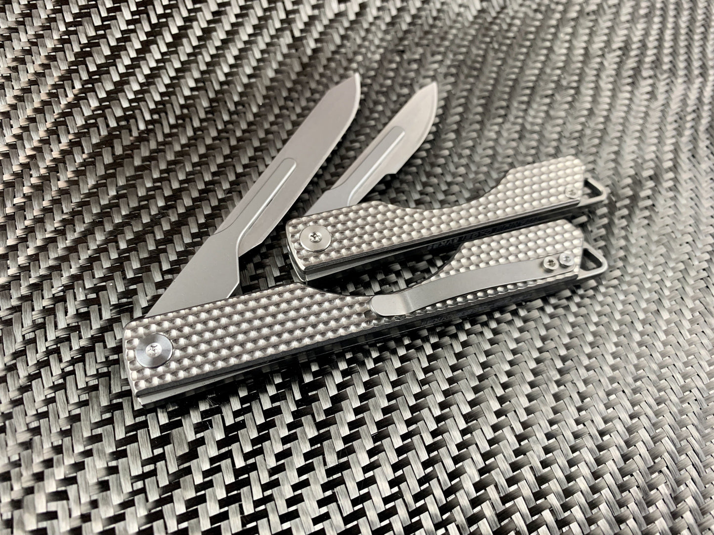 Oversized - Folding Titanium Craft Scalpel Knife + Case + Spare Blades!