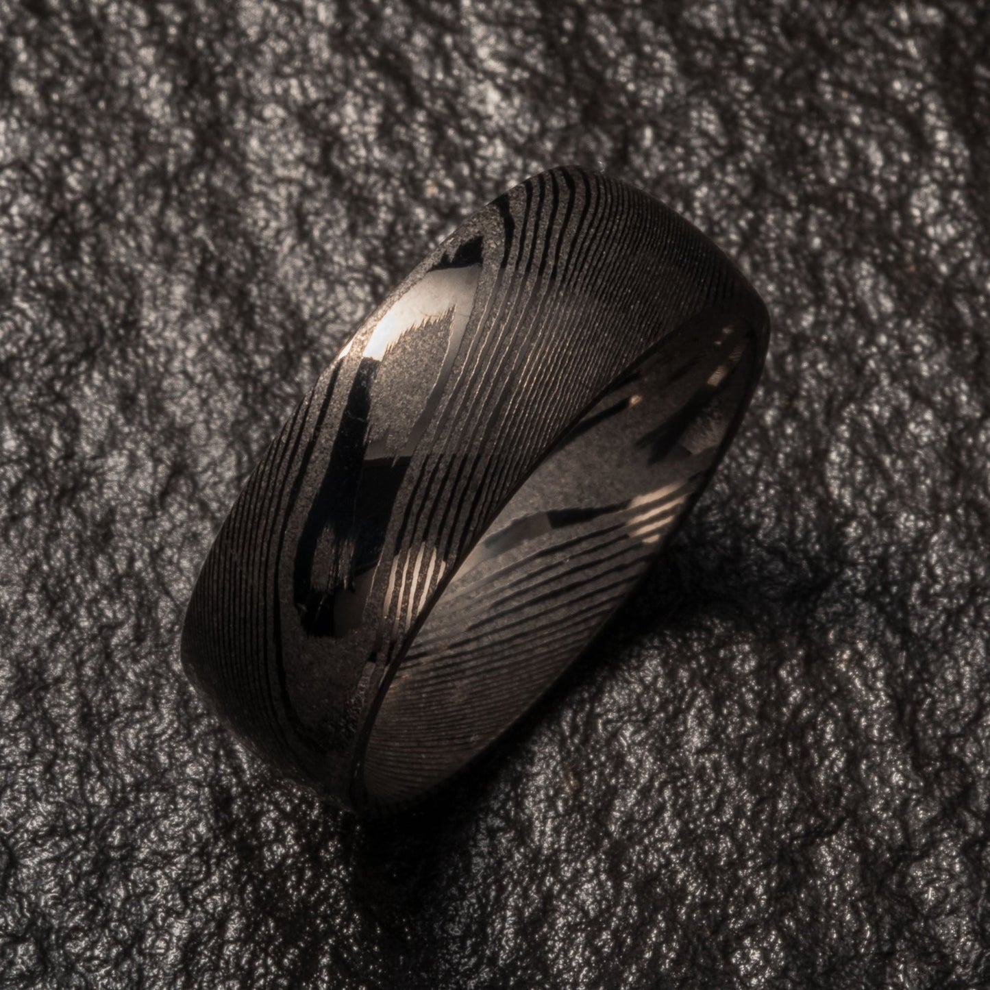 Wood Grain Damascus Steel Ring - Gun Metal Minimalist