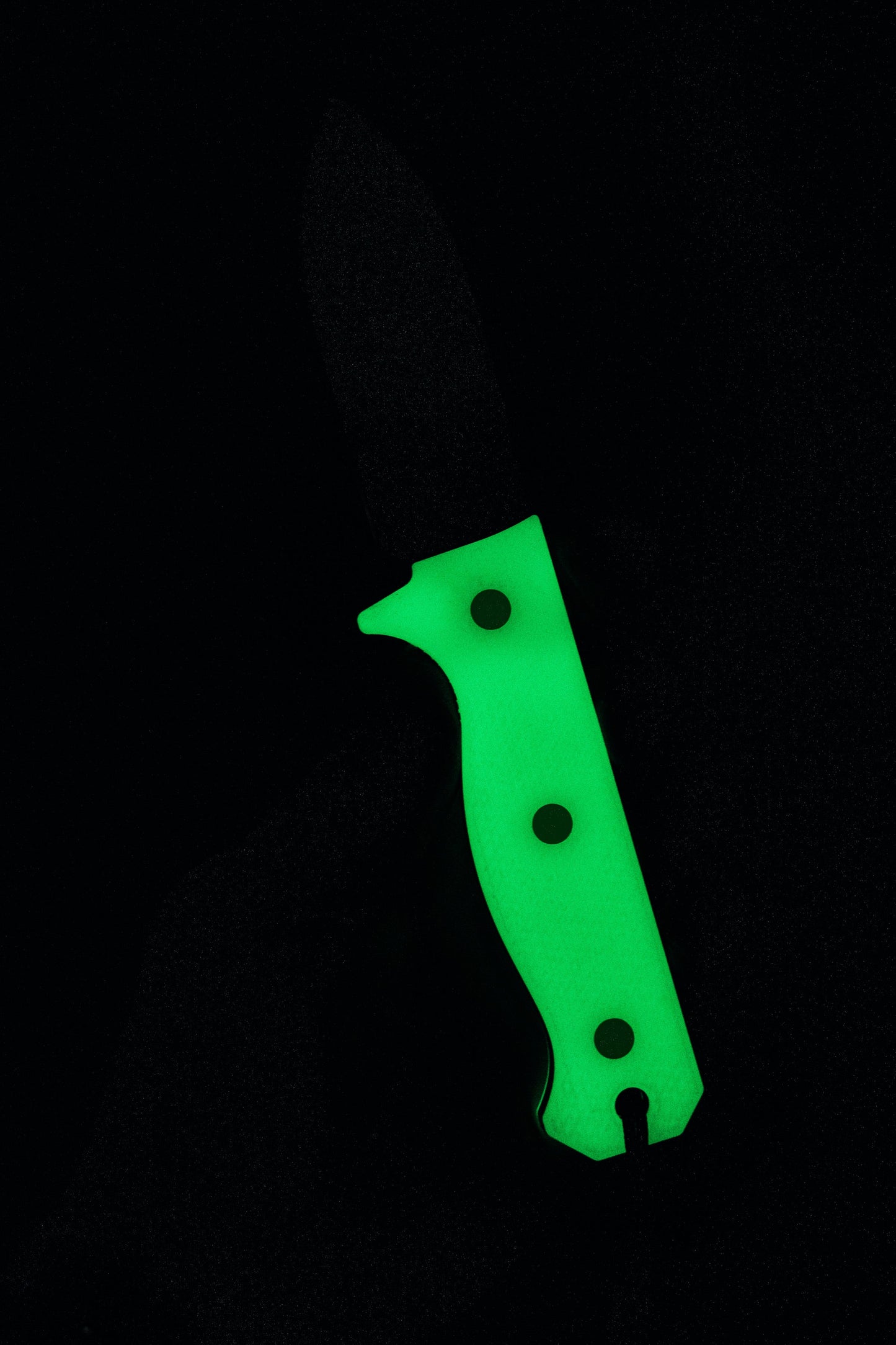 R4A - Ready 4 Action Knife / D2 Fixed Blade ( UGM GLOW Scales ) (( 48 HOUR SALE! ))