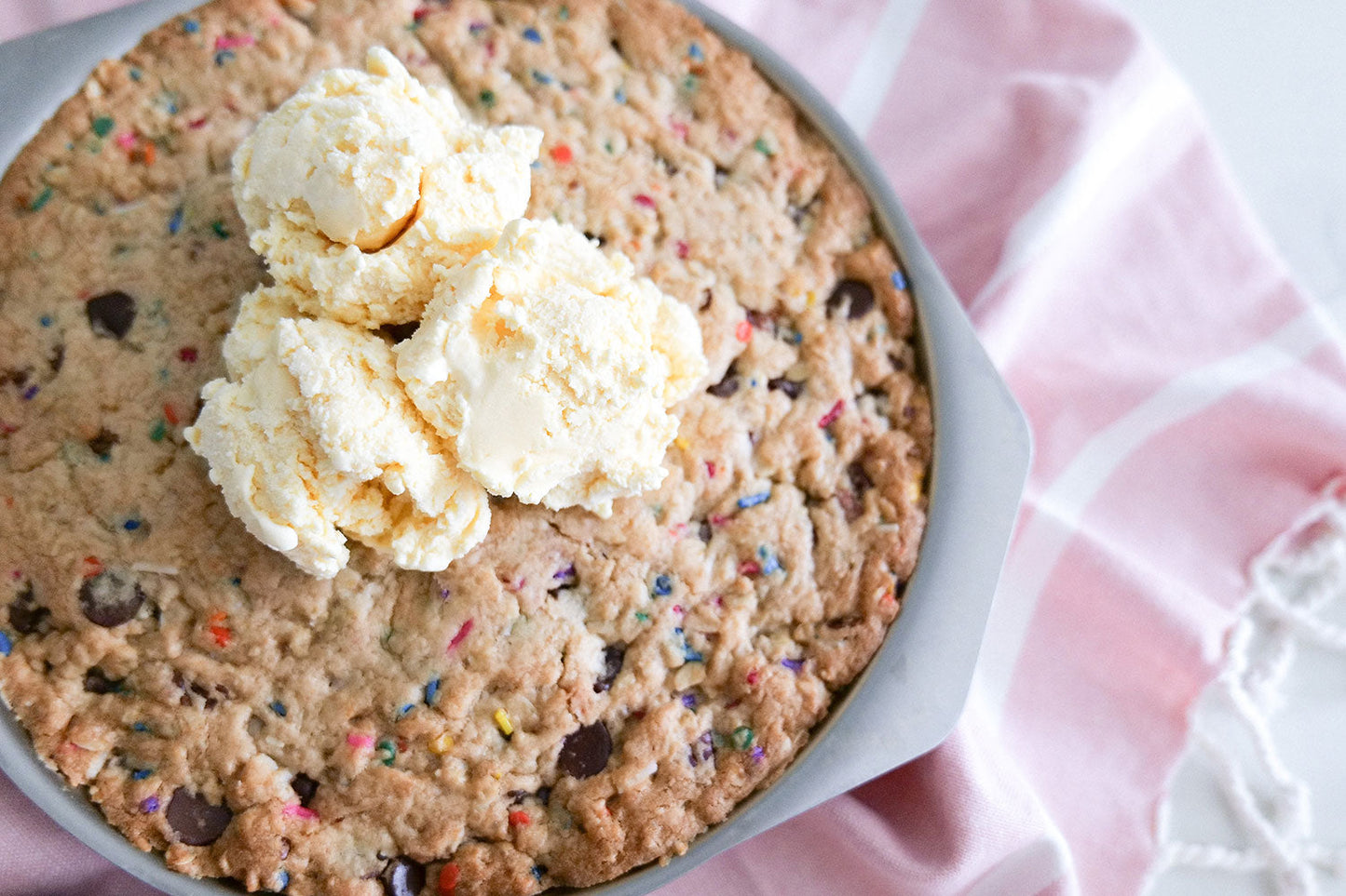 9" Round Brownie Pan