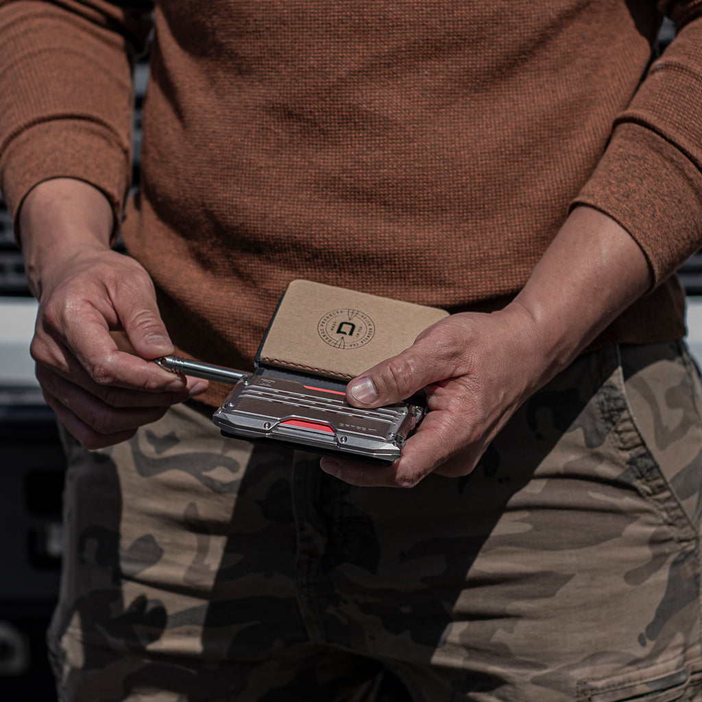 A10 ADAPT™ TITANIUM BIFOLD PEN WALLET