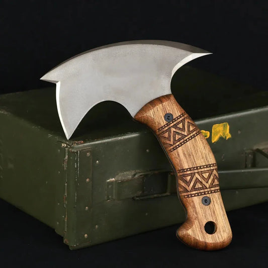 Compact tomahawk "NIKIDO" with engraved handle