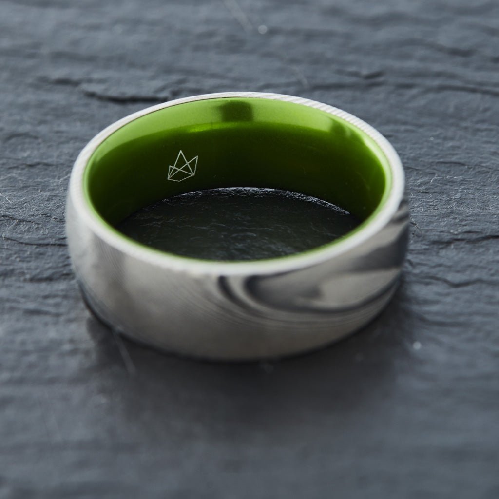 Wood Grain Damascus Steel Ring - Resilient Green