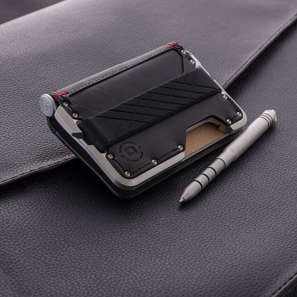 D01 DAPPER™ PEN WALLET