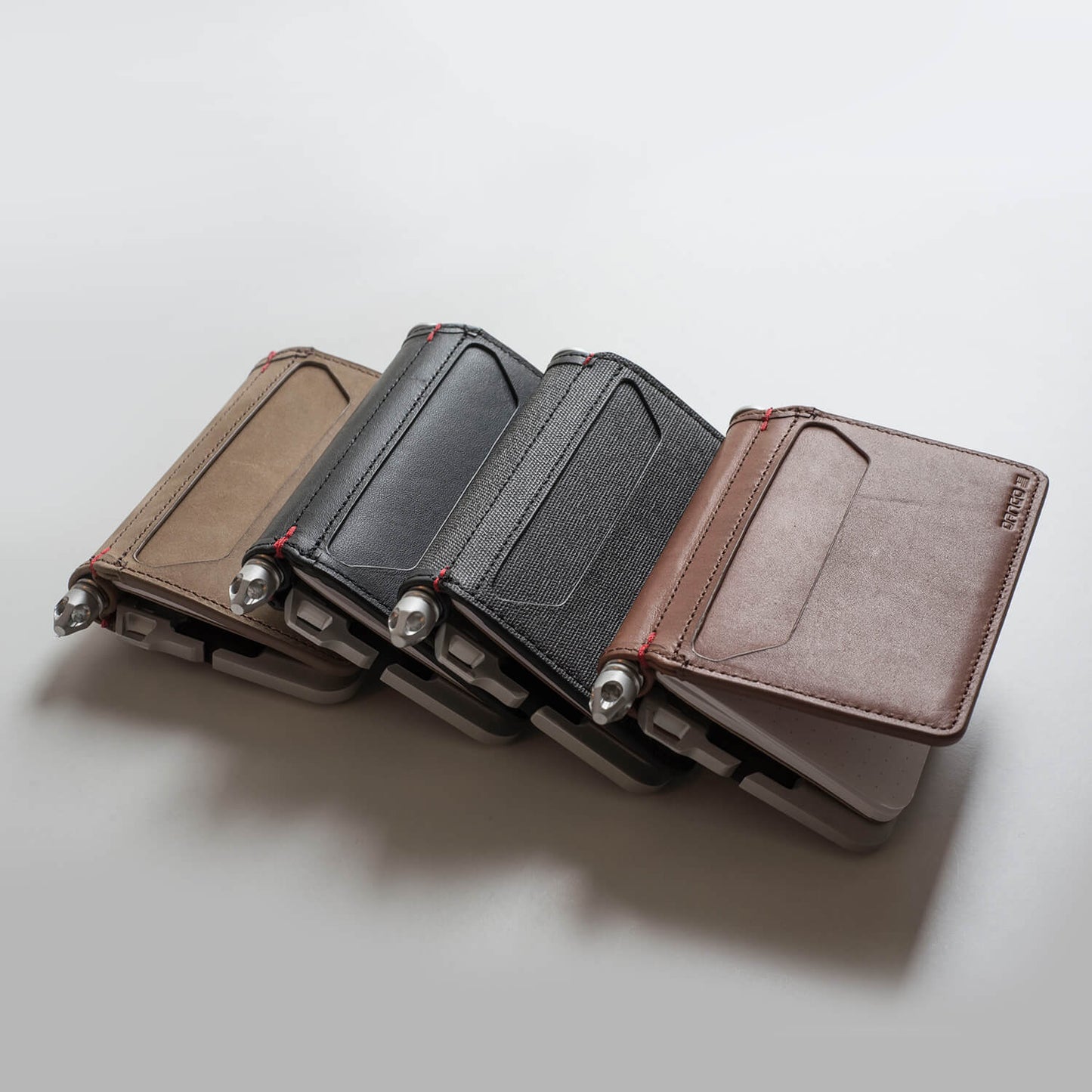 D01 DAPPER™ PEN WALLET