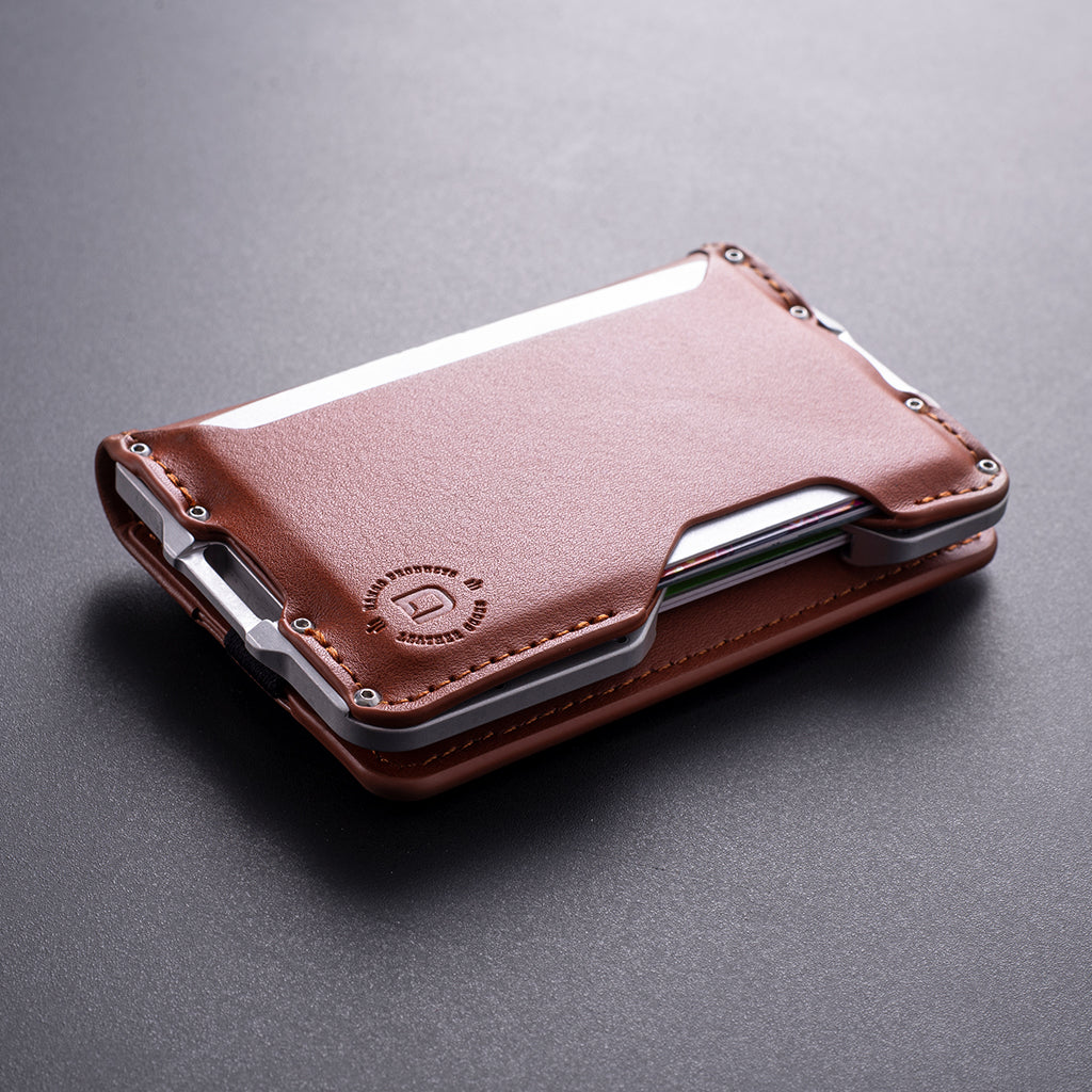 D03 DAPPER™ BIFOLD WALLET