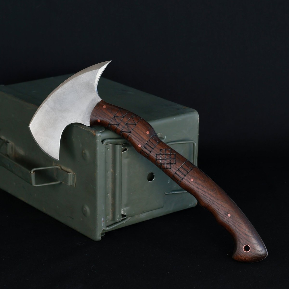 Hand forged tomahawk "Nanook"