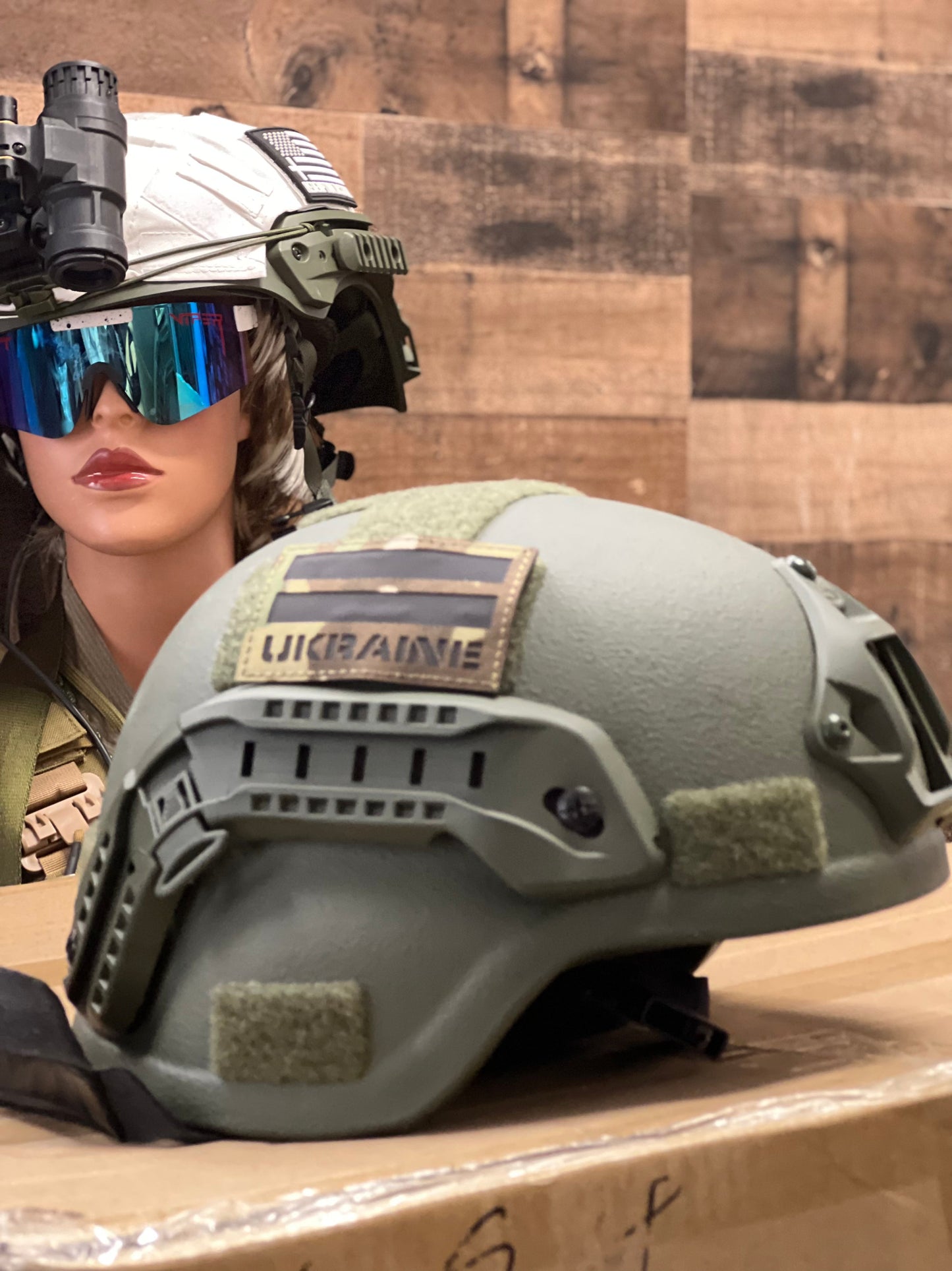 RT2 Ballistic MICH Helmet: Tested to LEVEL IIIA (Included Arc Rails, Padding, Straps)