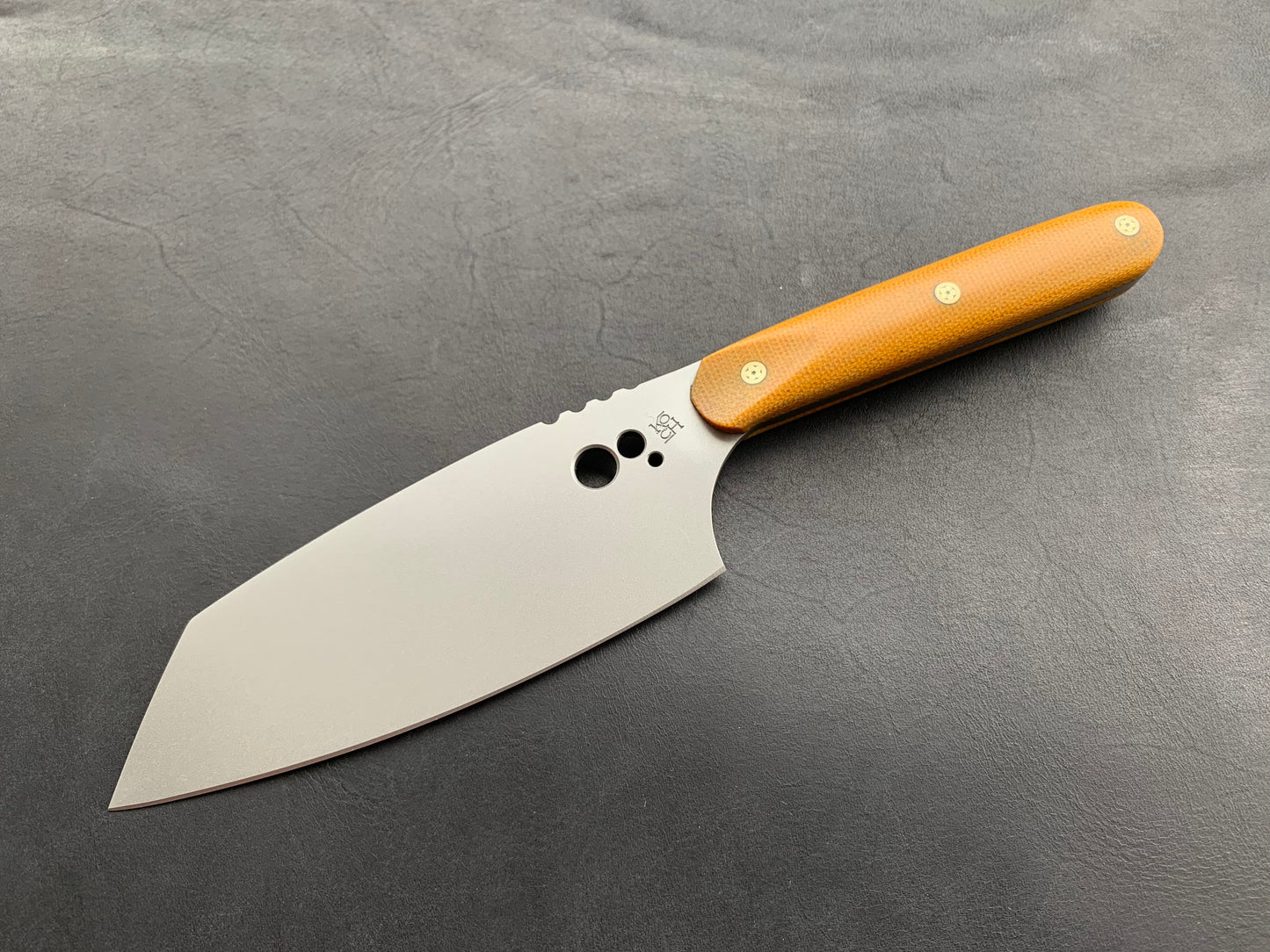 Santoku kitchen knife