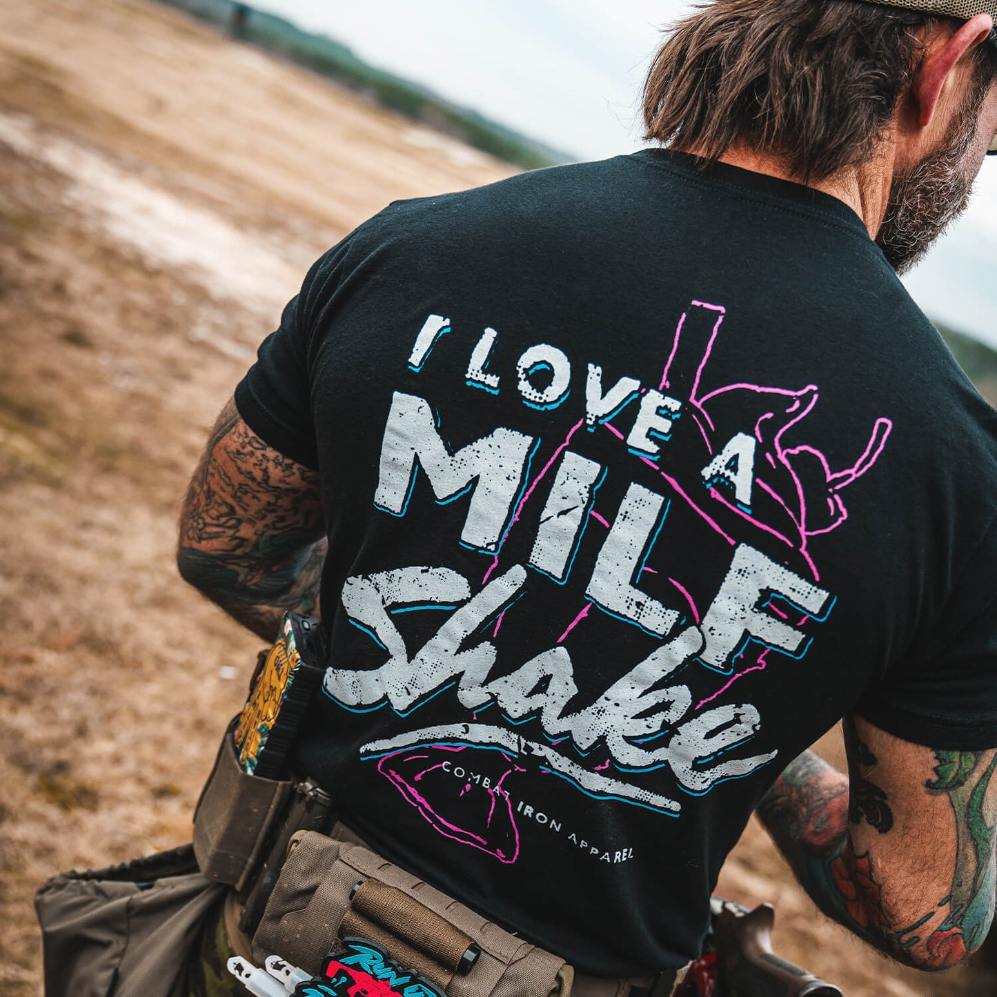 I LOVE MILF SHAKES RETRO MEN'S T-SHIRT