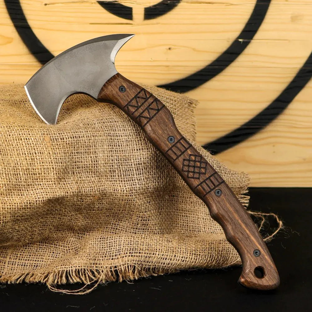 Tribal engraved tomahawk "Navaro"