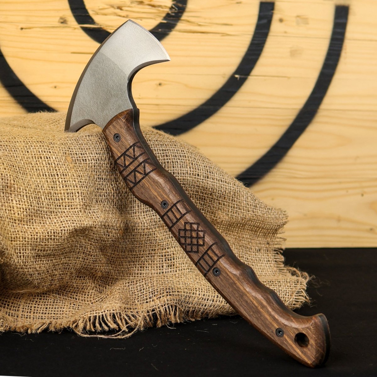 Tribal engraved tomahawk "Navaro"