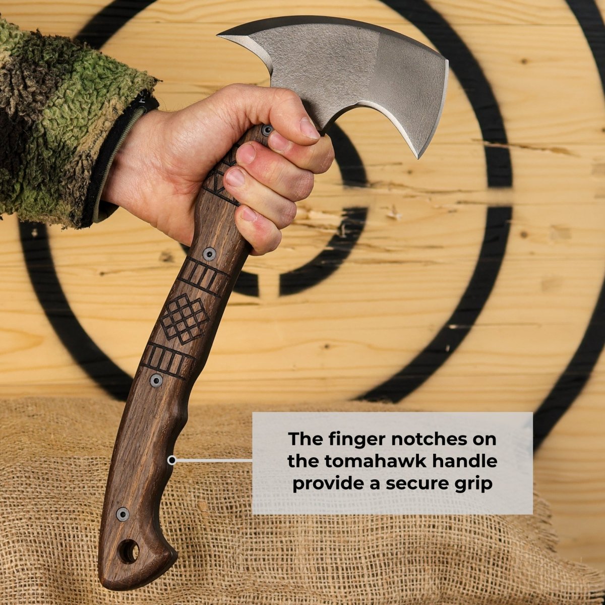 Tribal engraved tomahawk "Navaro"