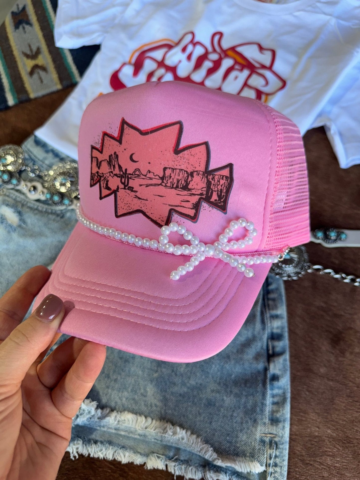 White Pearl Bow Trucker Hat Chain